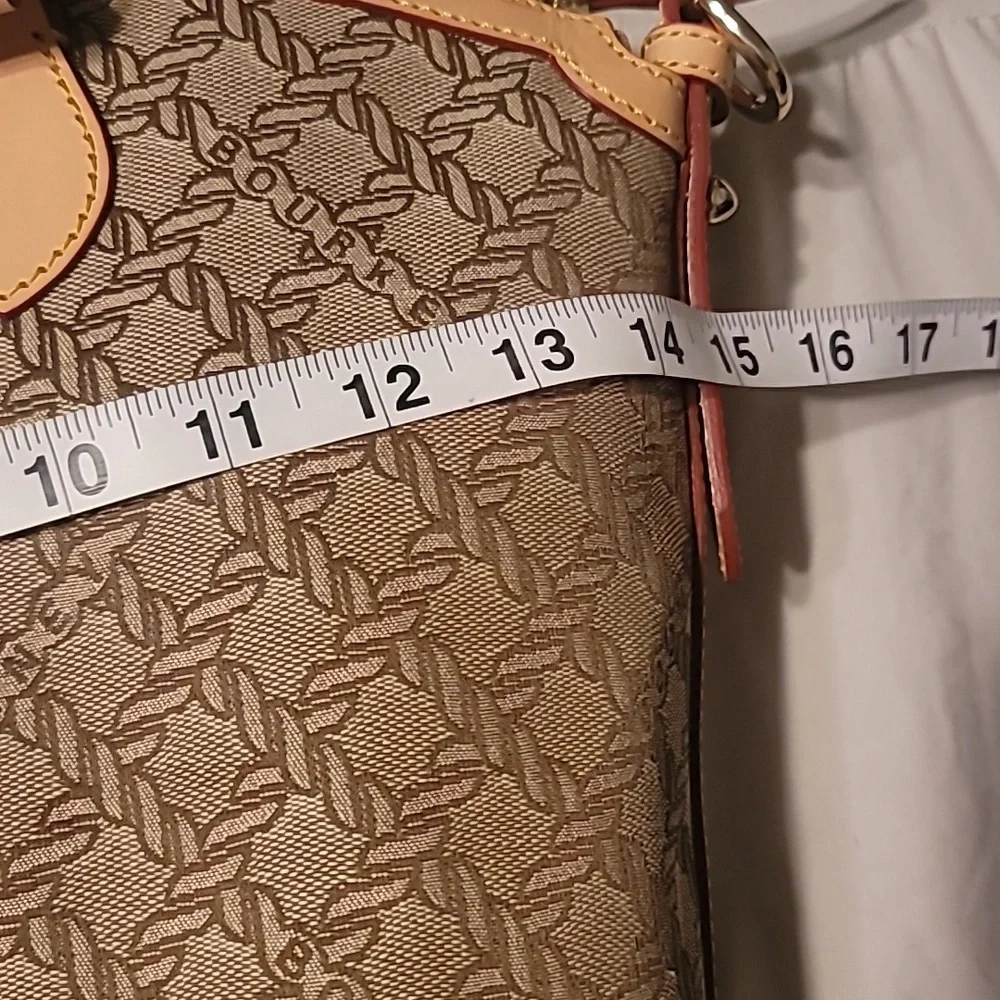 🆕Dooney & Bourke Brown and Tan Handbag